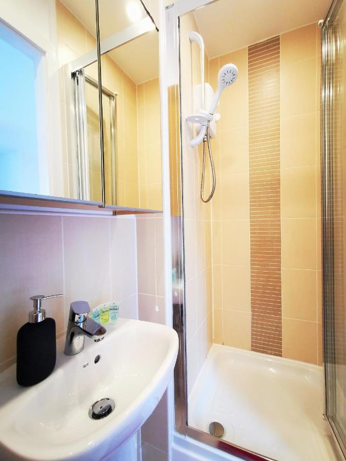 Lovely Holiday Home In Birmingham City Center 3 Bedrooms House By Hf Group Exterior foto
